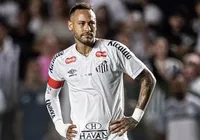 Atacante do Santos perde gol em derrota para o Vitória e Neymar reage