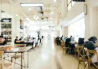 Ator de Hollywood culpa universidade por sexo incompleto com homens