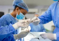 Atriz da Globo revela valor pago em cirurgia de redesignação sexual