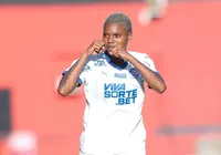 Bahia dá show no Barradão, vence o Vitória e abre vantagem na decisão