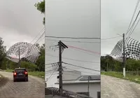 Balão cai sobre casas em cidade da Bahia e causa queda de energia