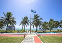 Camaçari celebra sétimo ano consecutivo do selo Bandeira Azul em Guarajuba na praia do Paraíso