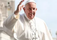 Câmera do papa Francisco é leiloada por R$ 40,4 milhões