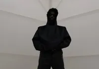 Cantor é barrado por prefeitura após acusação de apologia ao nazismo