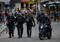 Castro barra bônus por matar e reacende polêmica da violência no Rio imagem