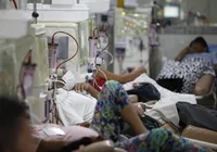 Cegueira, tontura, vômitos e mais: os sintomas de ingerir metanol em bebidas imagem