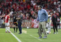 Ceni critica arbitragem após "pênalti claríssimo" não marcado ao Bahia