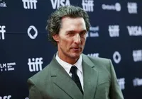 Com 22 mulheres: ator expõe sonho erótico e bizarro que mudou sua vida