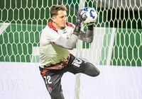Com problemas no gol, Vitória encaminha solução no caso Thiago Couto imagem