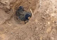 Corpo de homem é encontrado enterrado em cova rasa