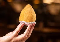 Coxinha do bem: vendas do Almacen Pepe em outubro apoiam a luta contra o câncer