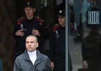 Daniel Alves acusa ex-mulher de esvaziar contas durante prisão