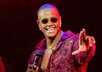 De graça! Léo Santana confirma show em praça de Salvador imagem
