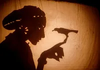 É teatro — mas você não vê o ator: conheça o teatro de sombras