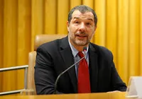 Entre portas giratórias e o homem que escolher crescer imagem