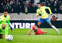 Estêvão revela ordem que o impediu de cobrar segundo pênalti do Brasil