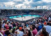 Estrutura desaba em torneio de beach tennis e deixa seis feridos imagem