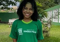 Estudante de Simões Filho disputa final de concurso literário em Salvador
