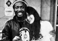 Ex-BBB que já namorou com Jimmy Cliff lamenta perda e mostra foto rara