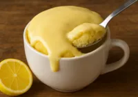 Fácil e fofinho: aprenda o bolo de limão que fica pronto em 3 min