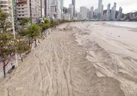 Famoso destino turístico que virou hit vai peneirar areia da praia