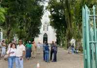 Fé e emoção marcam velório de padre morto na tragédia da Mata Escura