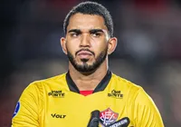 Goleiro do Vitória abre o coração sobre o "ídolo" Lucas Arcanjo imagem