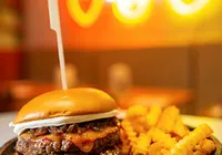 Grande rede de fast-food fechará 300 lojas imagem