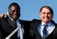 Hélio Negão chora ao ver Bolsonaro preso: "Meu irmão foi recolhido" imagem
