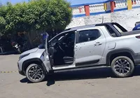 Homem morre e mulher fica ferida em ataque a tiros a carro na Bahia