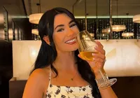 Influenciadora famosa finge ter câncer, volta atrás e choca internet imagem