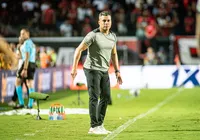Jair Ventura reforça que Vitória não desistirá enquanto houver chance imagem