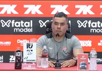 Jair diz que Leão foi "muito melhor que o Botafogo" no segundo tempo imagem