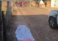 Jovem é morto a tiros e a golpes de faca