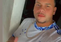 Jovem morre após cair de caminhonete e ser atropelado na Bahia
