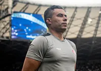 Kayzer ou Renzo? Jair Ventura faz mistério sobre a camisa 9 do Vitória