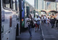 Linhas de ônibus são alteradas para o show de Léo Santana; veja como chegar