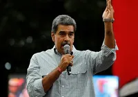 Maduro coloca armas nas mãos do povo para enfrentar os EUA; entenda imagem