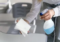 Misturar sabão em pó e álcool: entenda para que serve combinação