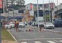 Moradores bloqueiam avenida em Salvador após criança ser baleada