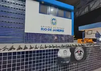 Mulher é presa com 30 pistolas do Comando Vermelho a caminho do Alemão imagem