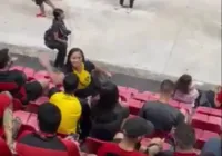 Mulher flagra traição em jogo e vai embora com amante do companheiro