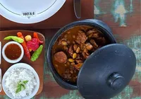 Música e gastronomia: quando notas e temperos dançam juntos na mesa