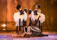 Musical “Menino Mandela” transforma vida do líder sul-africano em poesia imagem