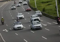 Nova lei pode punir motoristas de carros automáticos sem habilitação