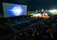 Open Air oferece apoio emocional e acessibilidade em cinema ao ar livre imagem