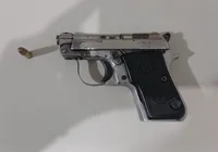 PM apreende pistola durante festa paredão em Camaçari imagem