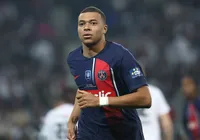 PSG sobe o tom e acusa Mbappé de deslealdade; entenda imagem
