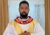 Padre flagrado com noiva de fiel nega envolvimento: "Foi só um banho"