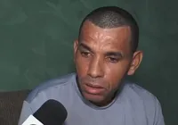 Pintor é preso por engano após ter identidade usada por outro homem imagem